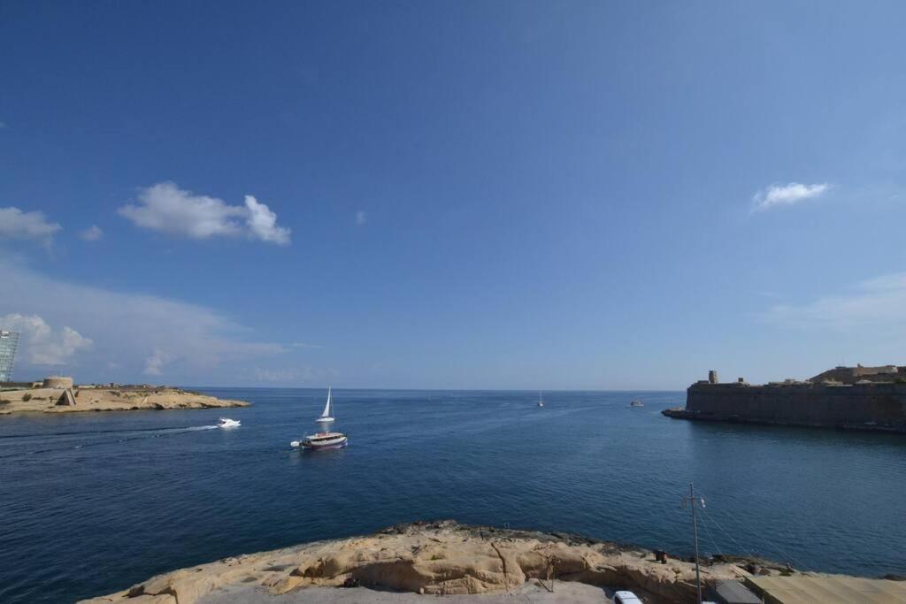 Vallettadreamsuites Groud Floor Shared Sea View Rooof Terrace Εξωτερικό φωτογραφία
